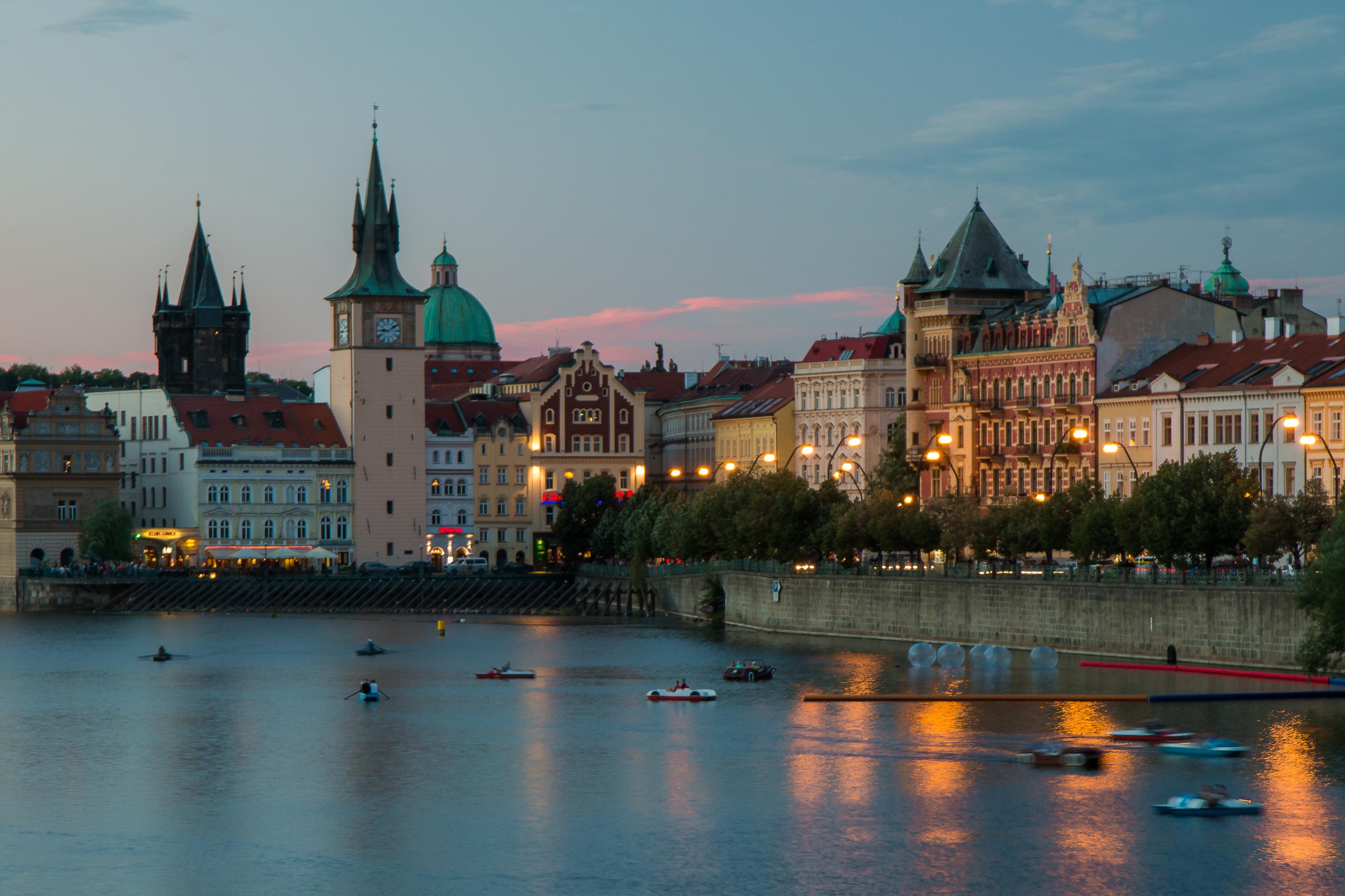 Czech_Republic-Prague-Colin_Heinrich-2015-City_Scene